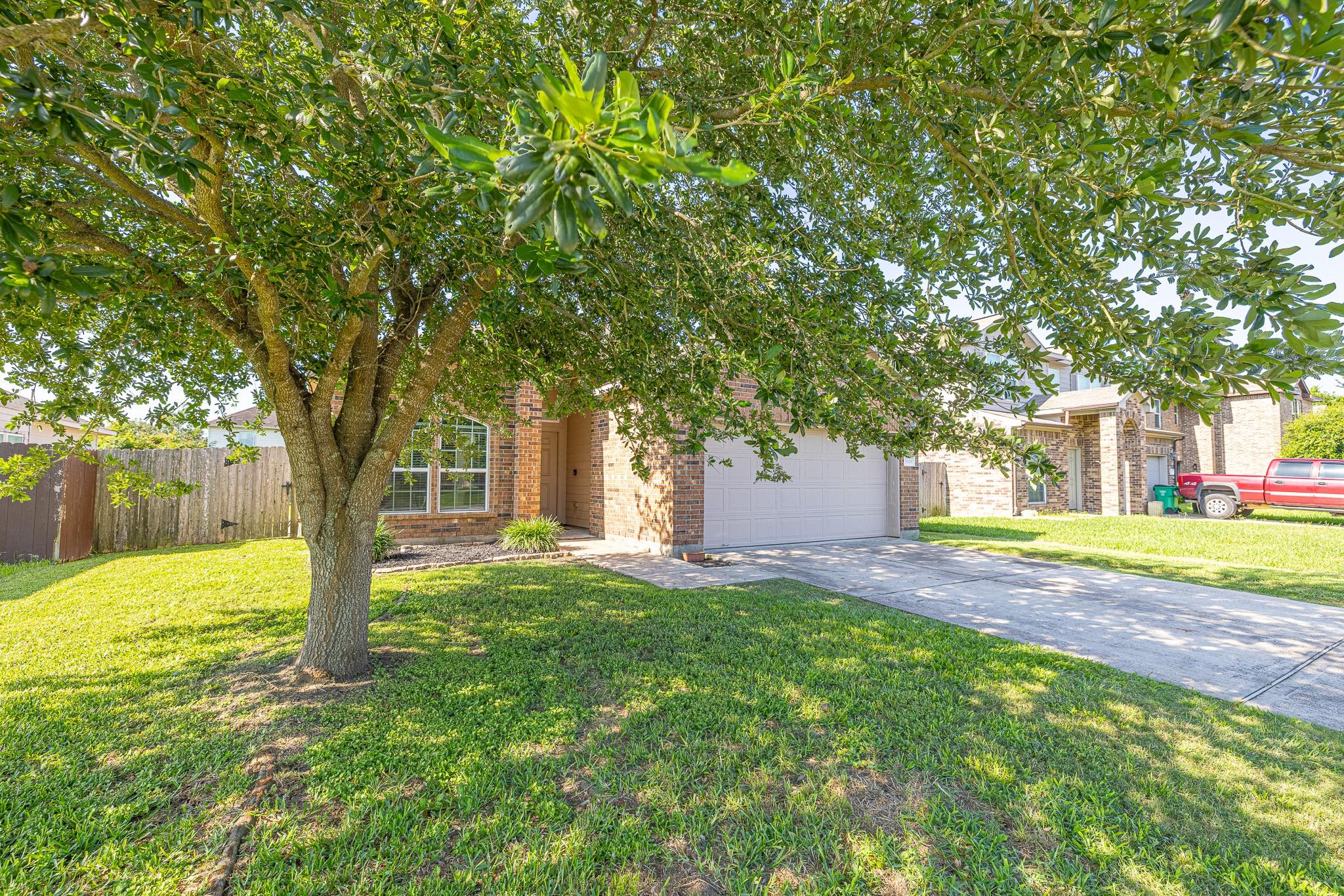 3818 Hunters Trail