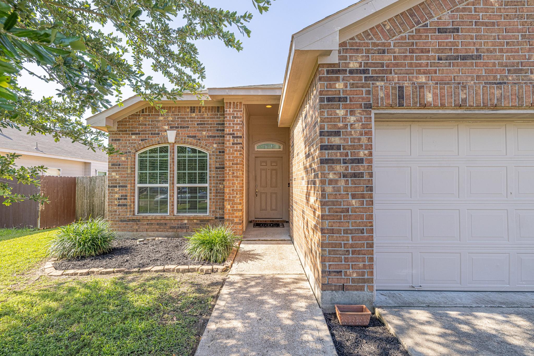 3818 Hunters Trail