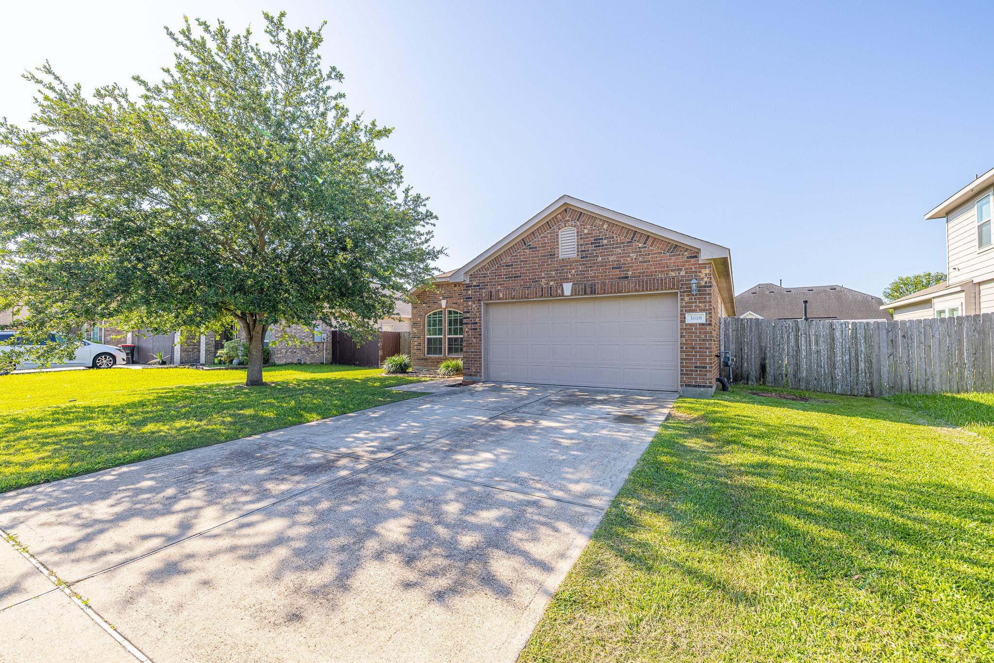 3818 Hunters Trail