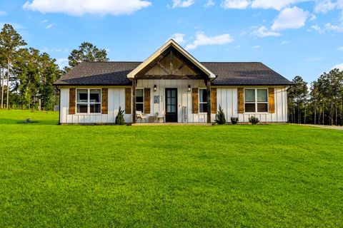 Photo of 692 Rolling Pines Drive, Livingston, TX 77351 (MLS # 81218580)