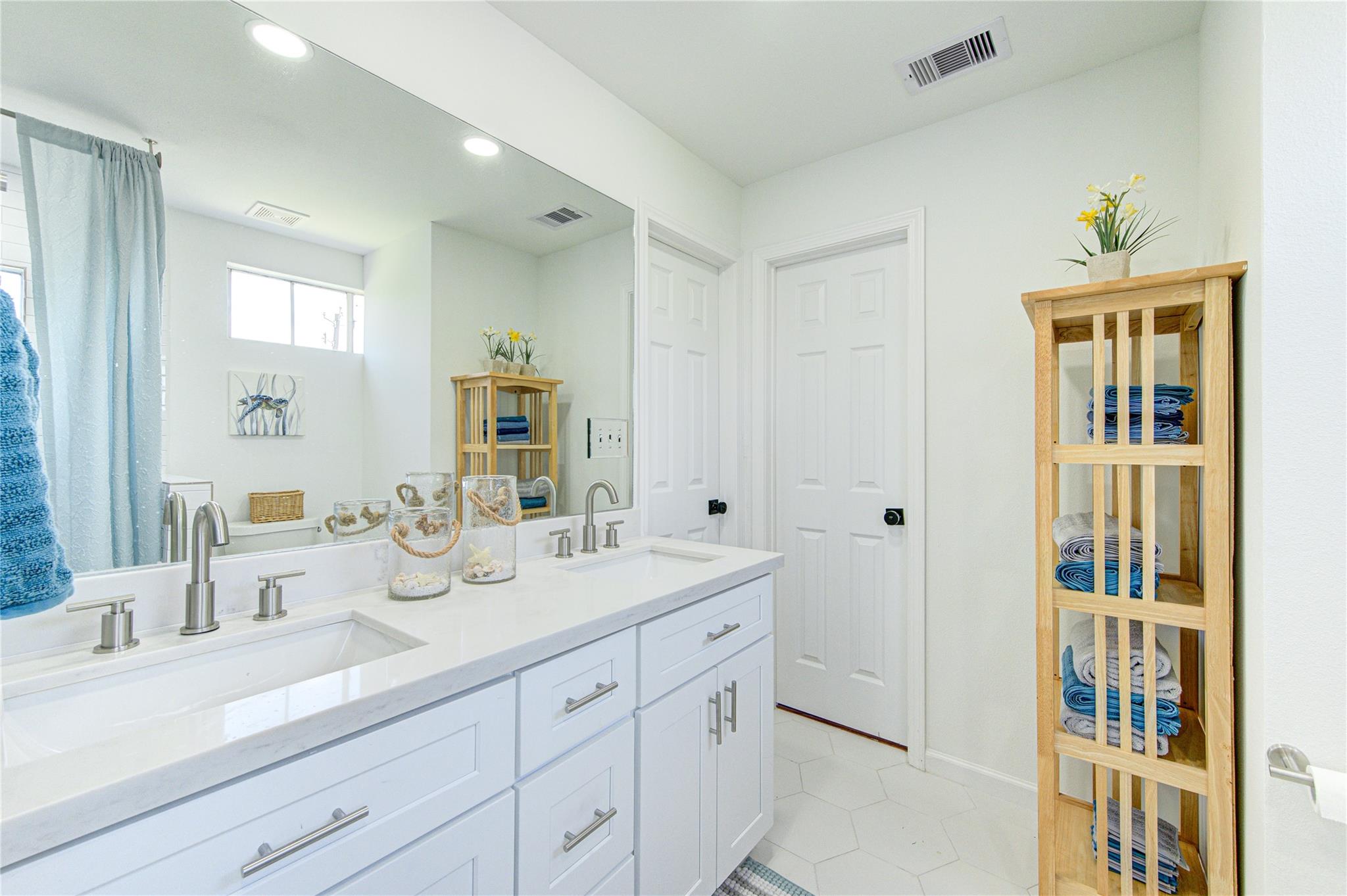 411 Galley Way