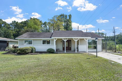 Photo of 14802 Elmtex Drive, Houston, TX 77396 (MLS # 40293393)