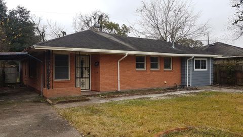 Photo of 5934 Belmark Street, Houston, TX 77033 (MLS # 62301173)