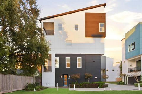 Photo of 2412 Canal Street #L, Houston, TX 77003 (MLS # 56484696)