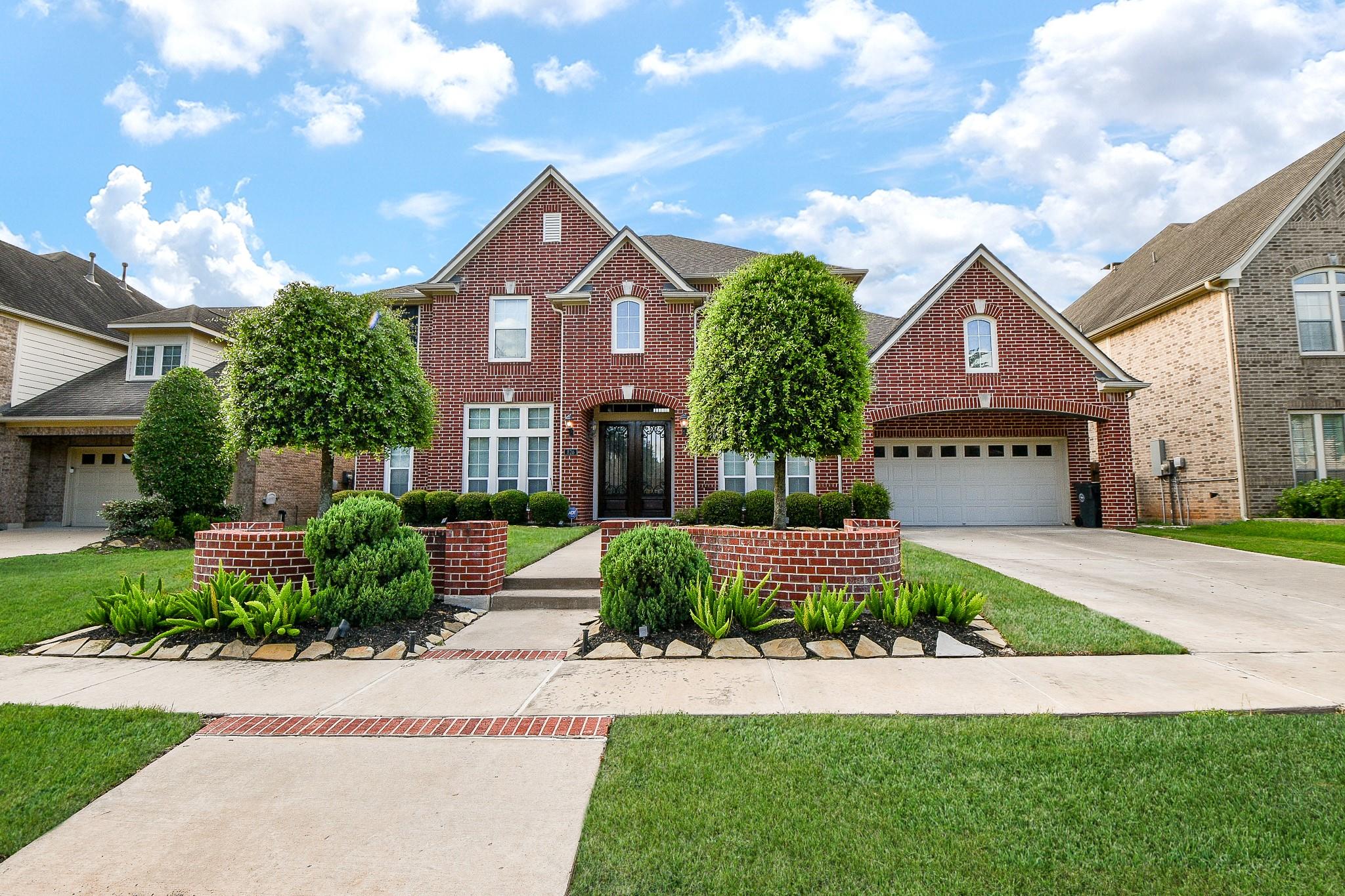826 Delford Way