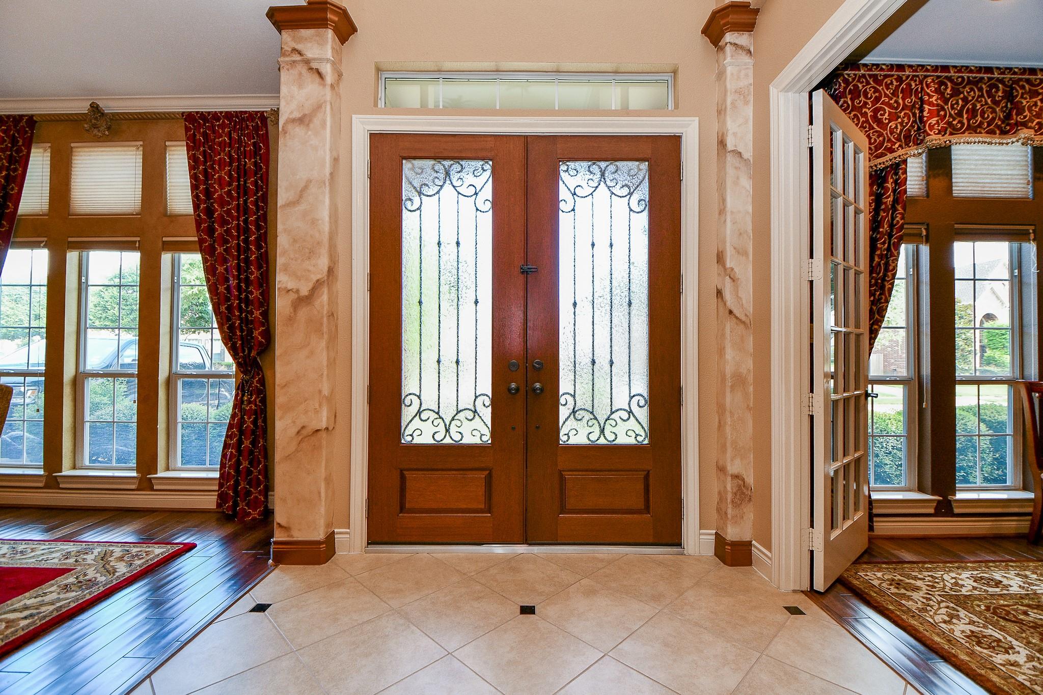 826 Delford Way
