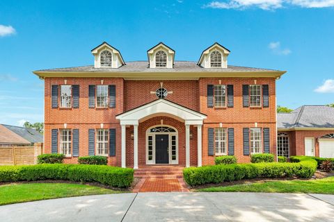 Photo of 133 Dewberry Drive, Lake Jackson, TX 77566 (MLS # 92369988)