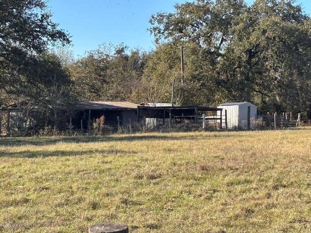Photo of 12811 E Us Highway 79, Oakwood, TX 75855 (MLS # 16091086)