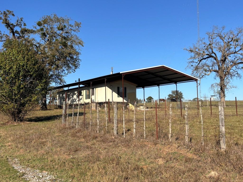 Photo of 12811 E Us Highway 79, Oakwood, TX 75855 (MLS # 16091086)