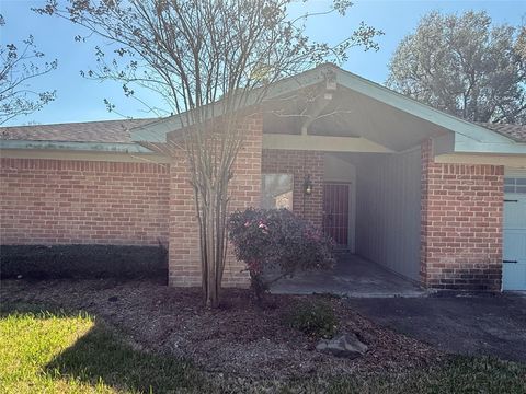 Photo of 13726 Rampchester Lane, Houston, TX 77015 (MLS # 4788596)