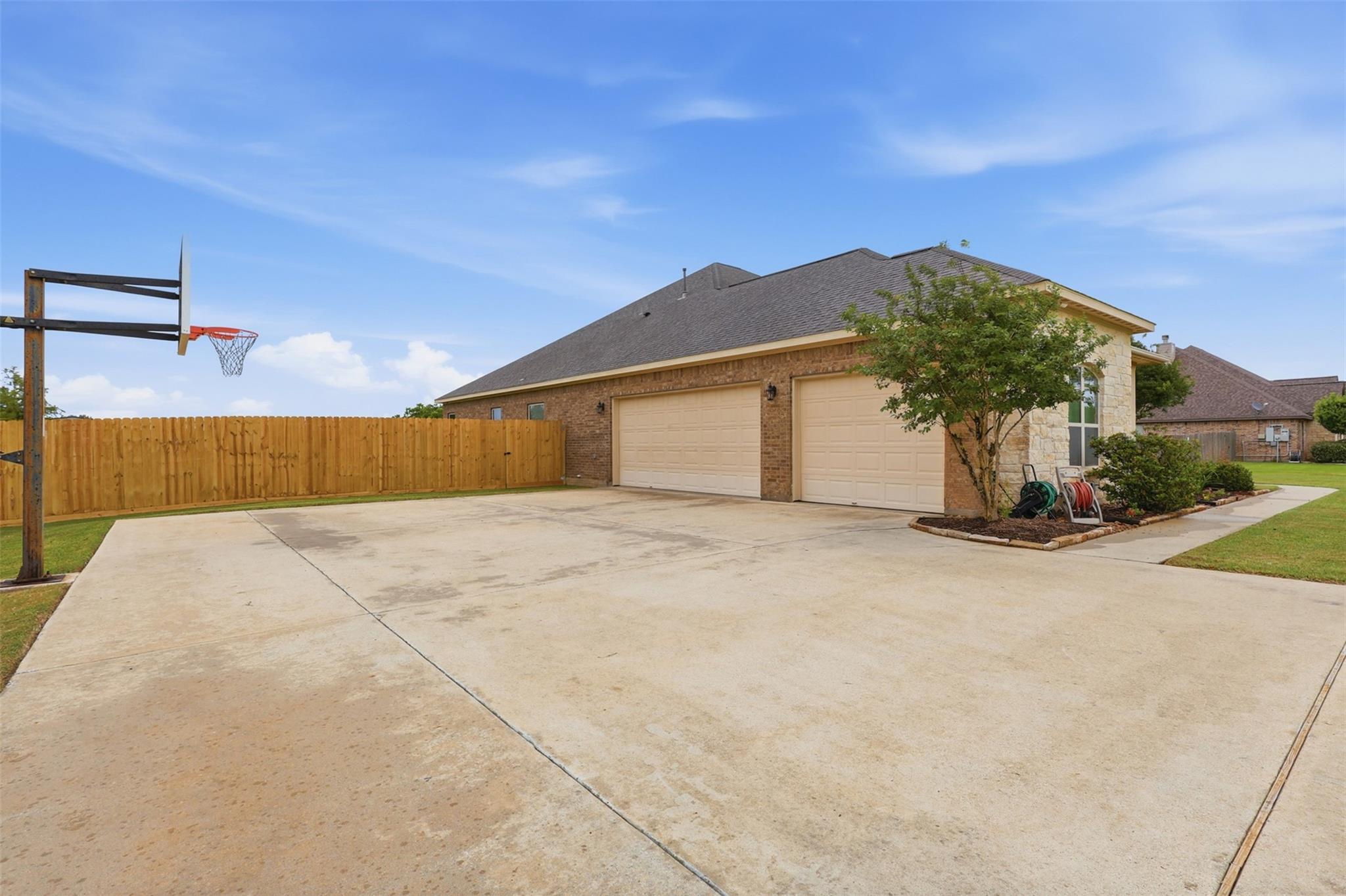 5111 Landon Lane