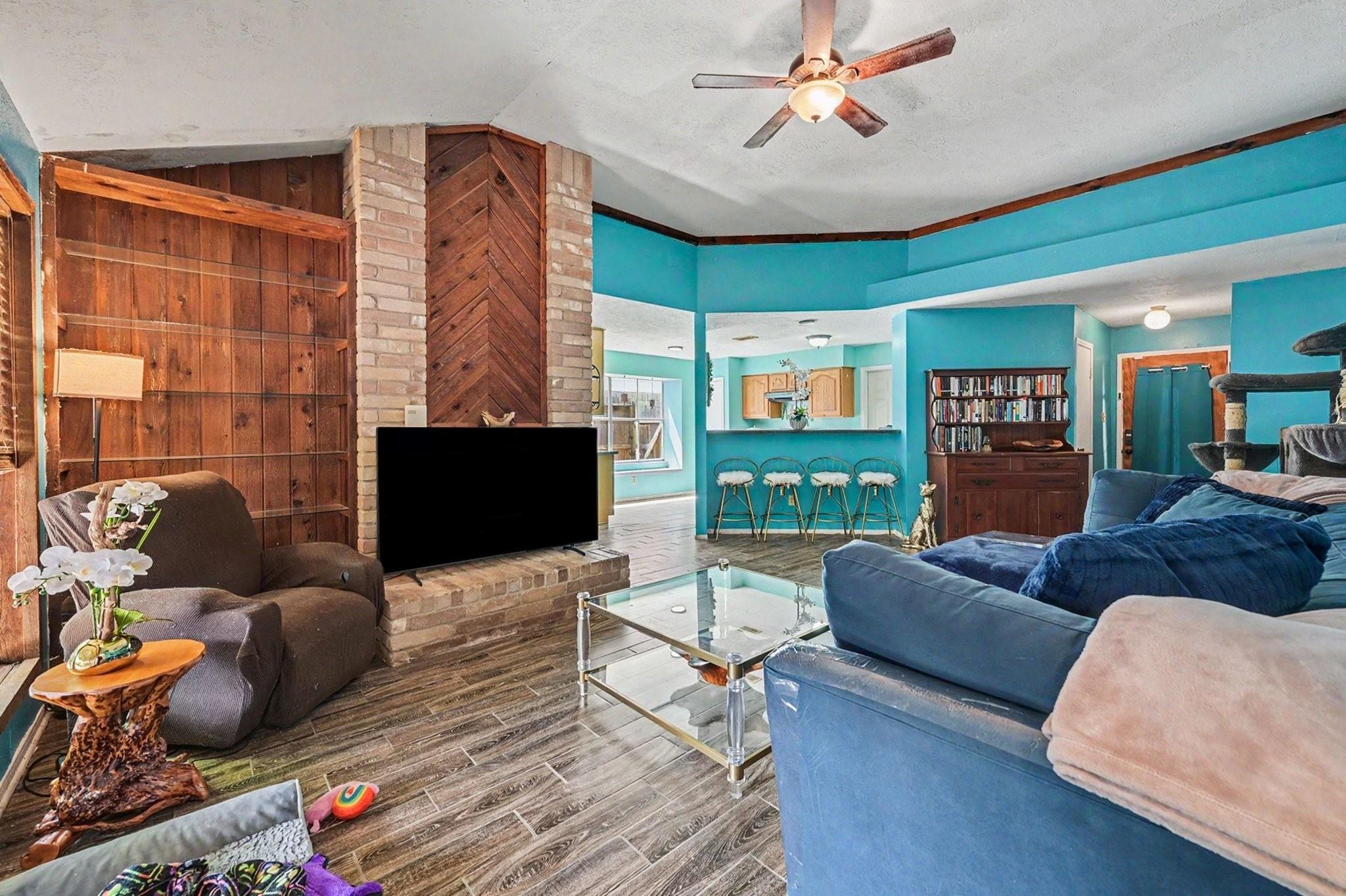 22107 Kenlake Drive