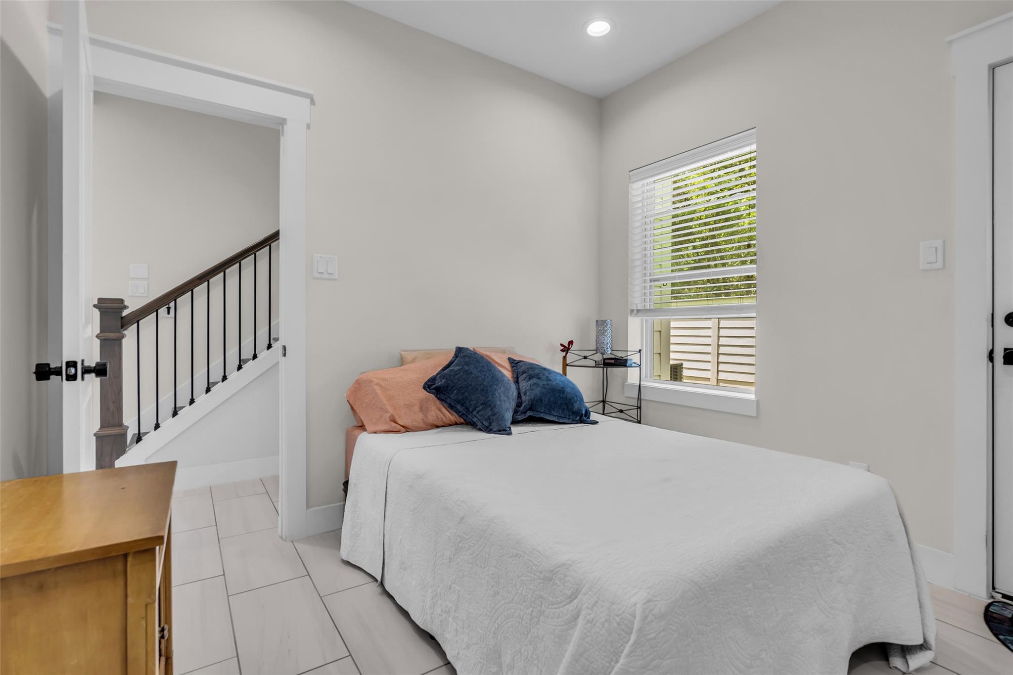 5303 Donovan Gardens Lane