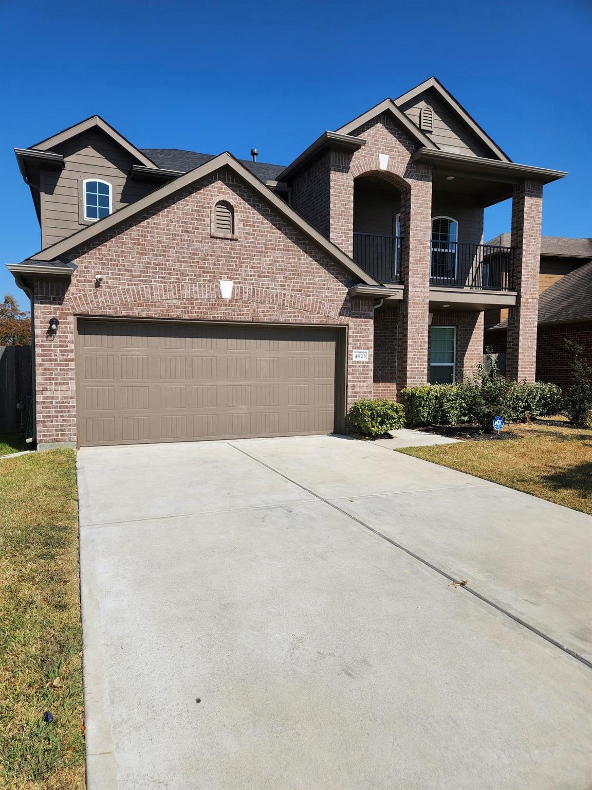 4623 Crescent Lake Circle