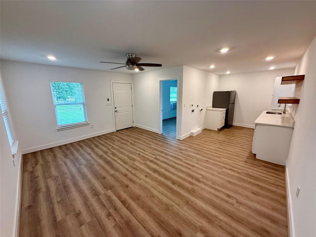 Photo of 520 Mcguire Ln, Huntsville, TX 77340 (MLS # 61184766)