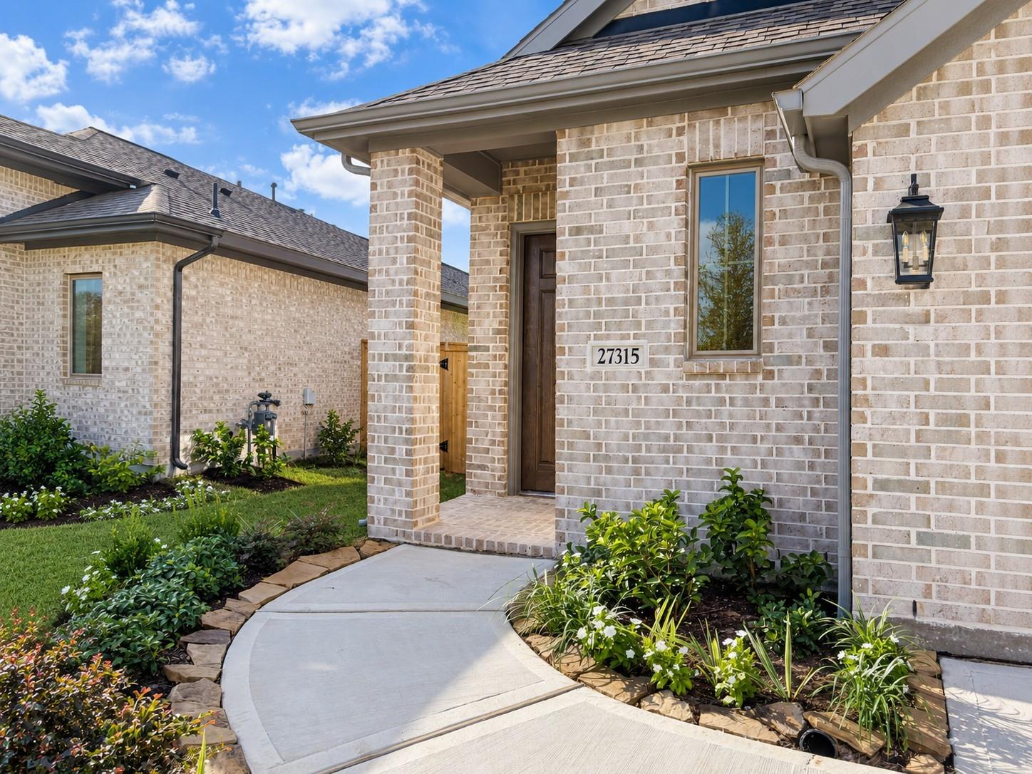 27315 Scarlet Paint Brush Drive
