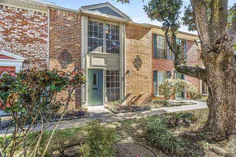 Photo of 4410 T C Jester Boulevard #13, Houston, TX 77018 (MLS # 55754687)