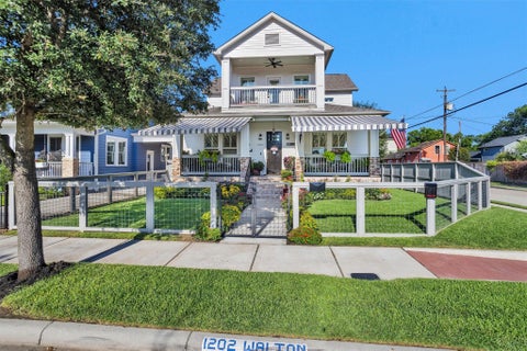 Photo of 1202 Walton Street, Houston, TX 77009 (MLS # 20467322)