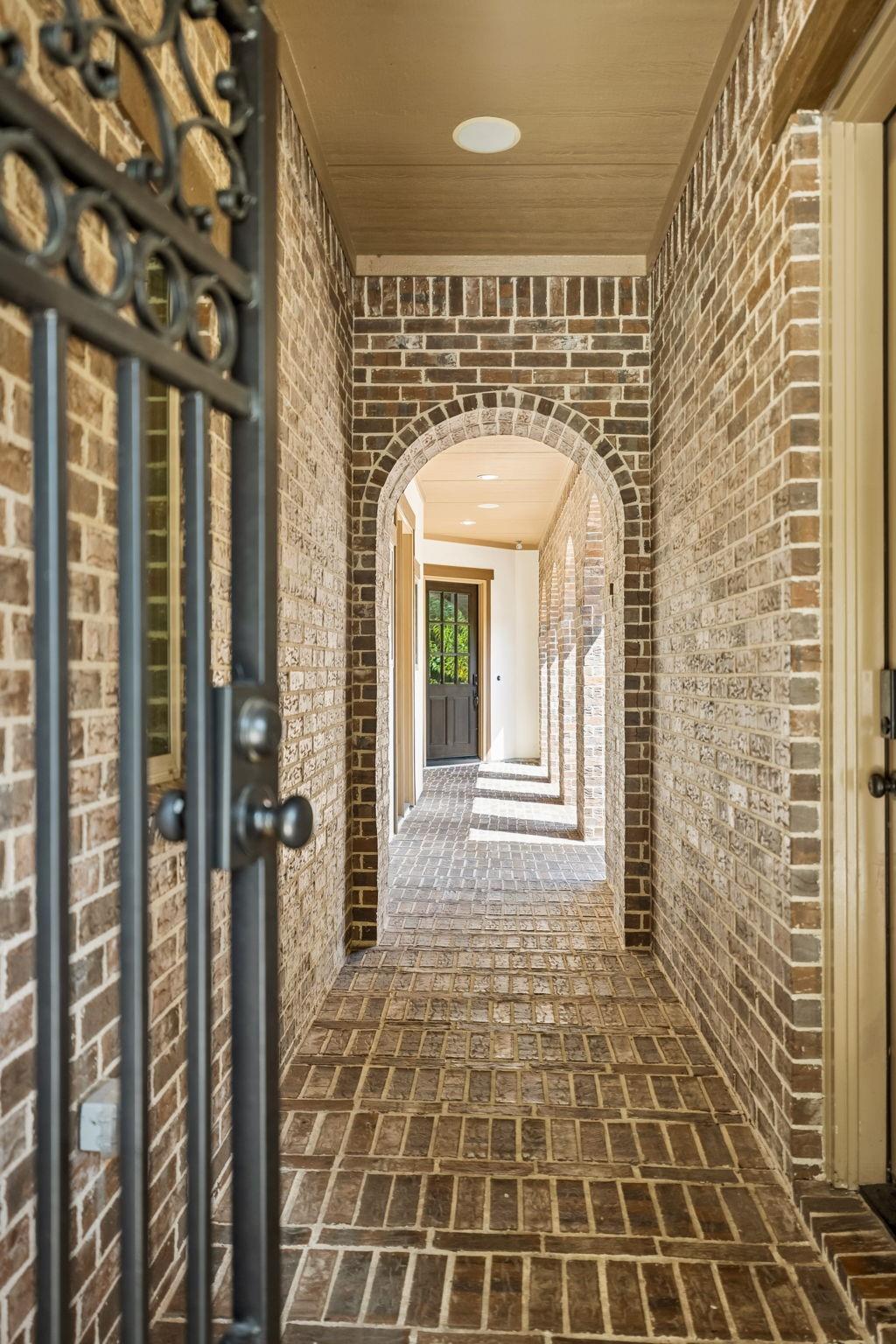 14 Woodglade Way