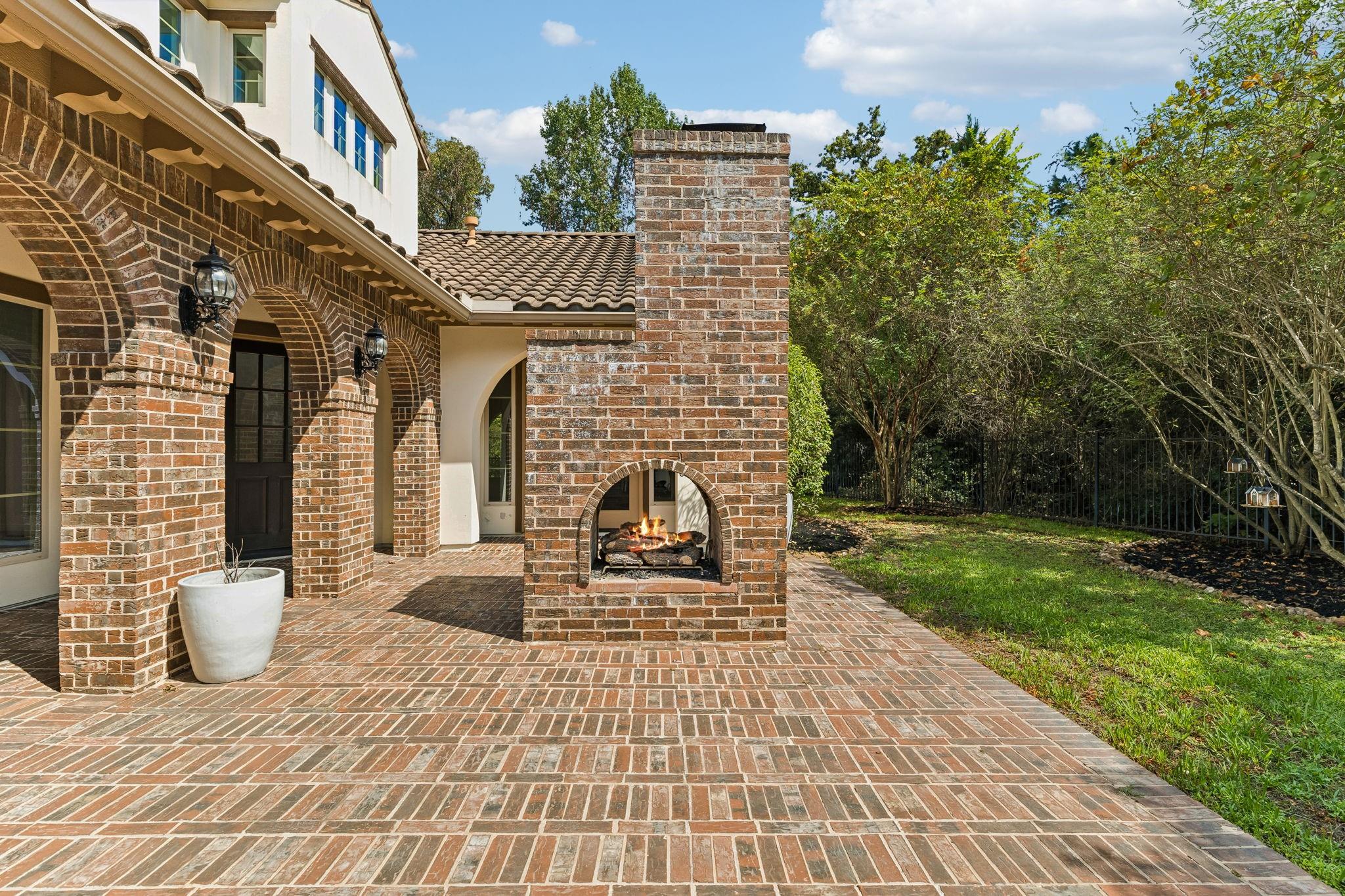 14 Woodglade Way