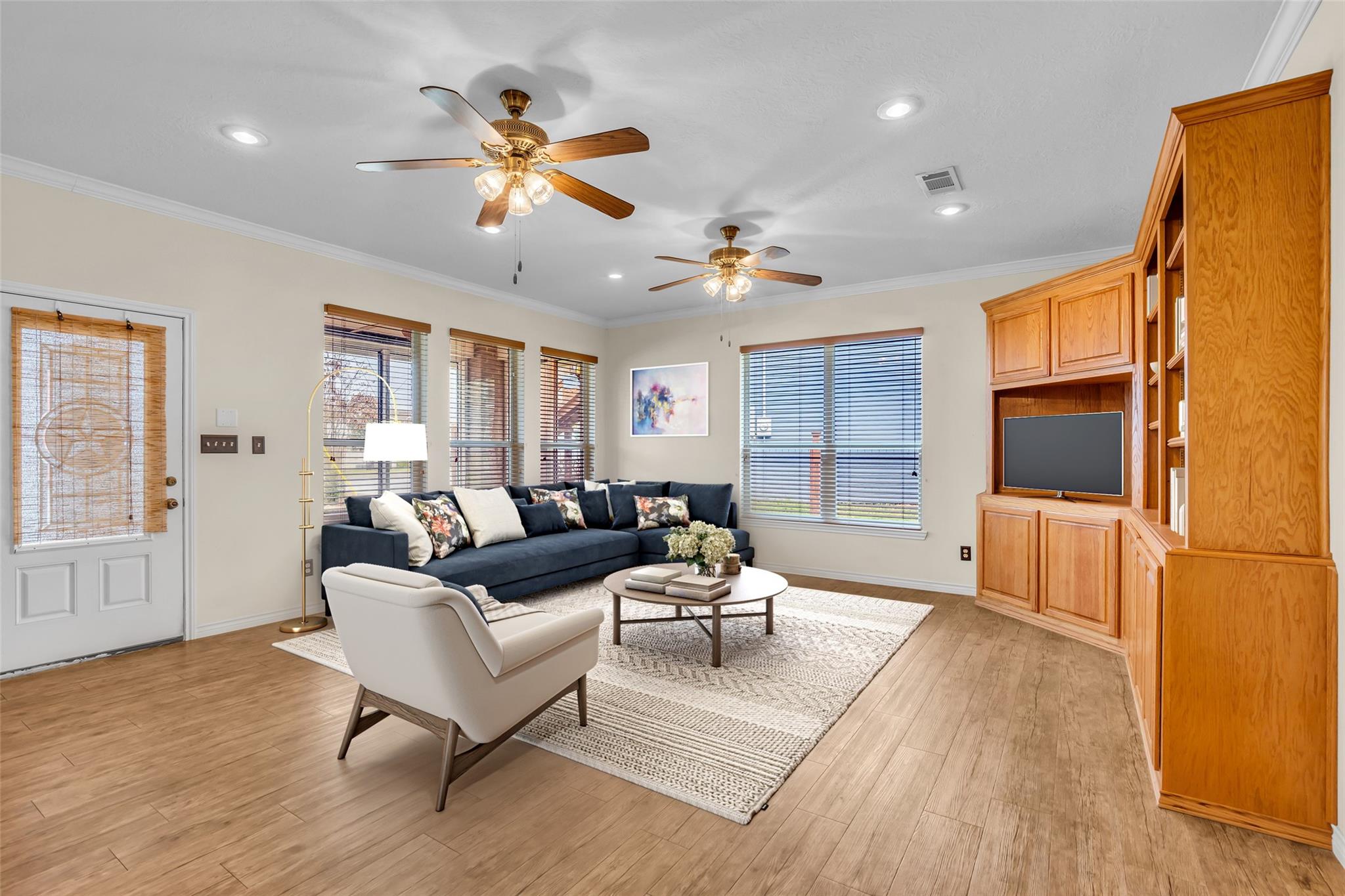 431 W Lake Shore Drive