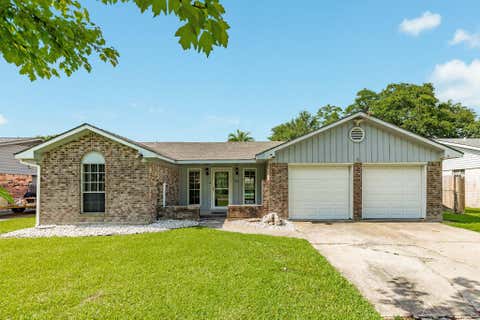 Homes For Sale - 128 Houston Street<br/> Angleton, TX 77515