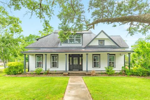 Photo of 336 N Rockisland Street, Angleton, TX 77515 (MLS # 84609267)