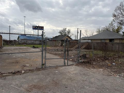 4006 Cedar Hill Lane Houston TX 77093