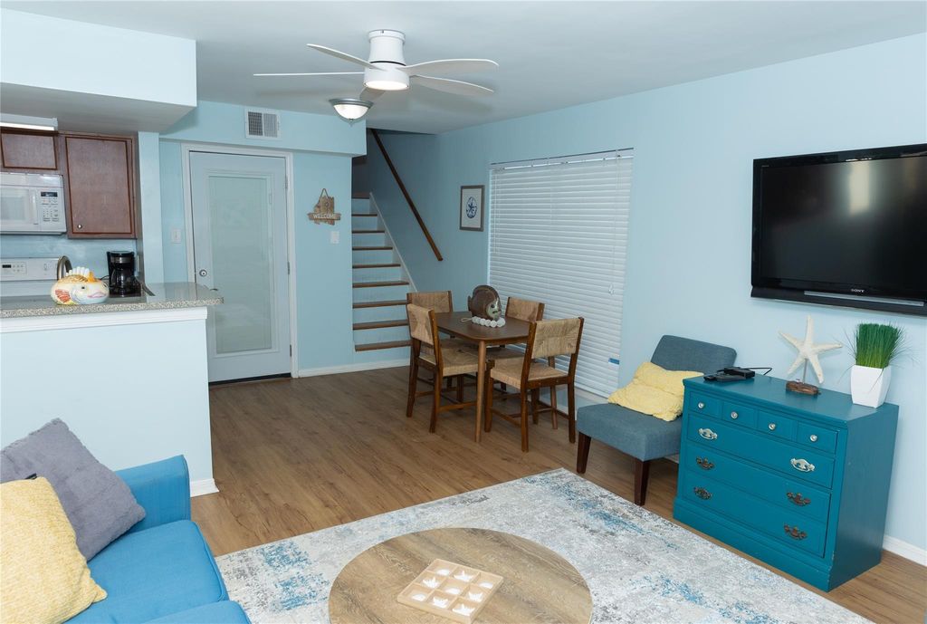 Photo of 3506 Cove View Boulevard #911, Galveston, TX 77554 (MLS # 40109012)
