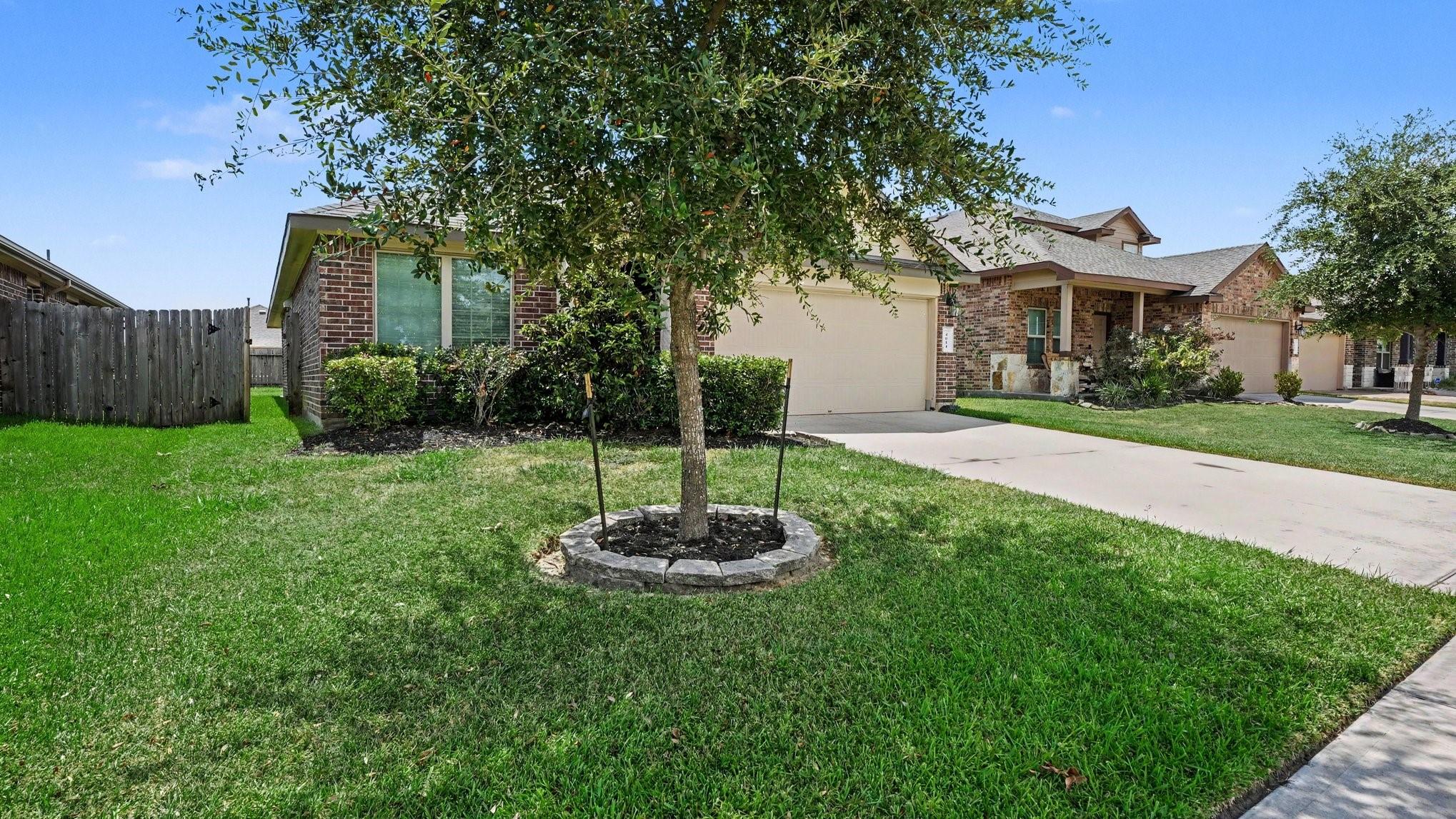 4014 Emperor Valley Lane