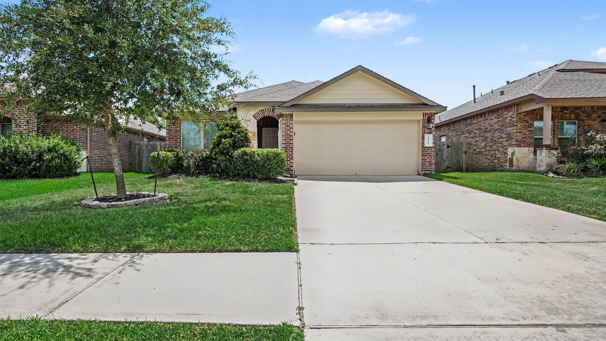 4014 Emperor Valley Lane