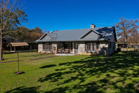 Photo of 409 W Morgan Street, Franklin, TX 77856 (MLS # 65247675)