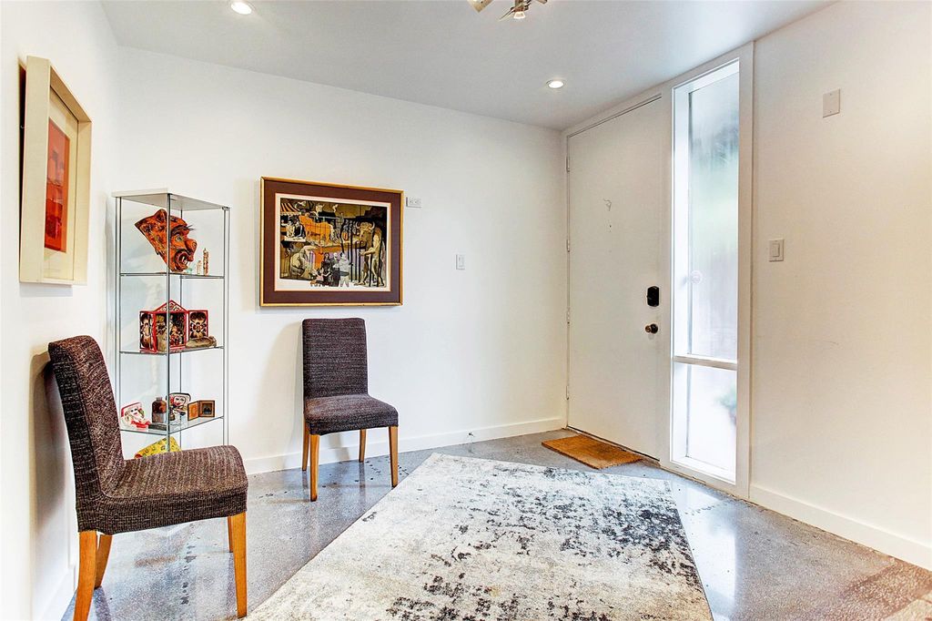 Photo of 5252 Memorial Drive #5252, Houston, TX 77007 (MLS # 86424550)