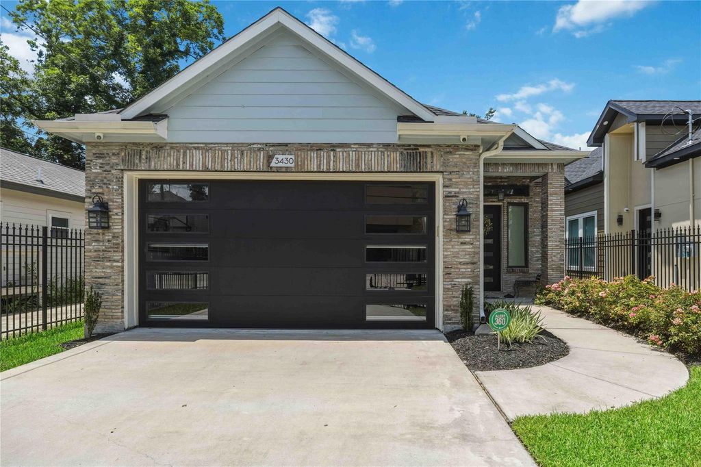 Photo of 3430 Simmons Street, Houston, TX 77004 (MLS # 49034884)