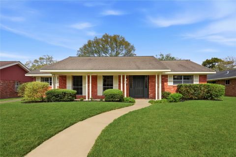 Photo of 3626 Latma Drive, Houston, TX 77025 (MLS # 21293085)