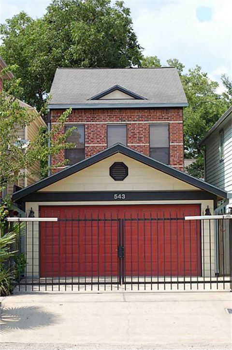 Photo of 543 West 16th Street, Houston, TX 77008 (MLS # 95072599)