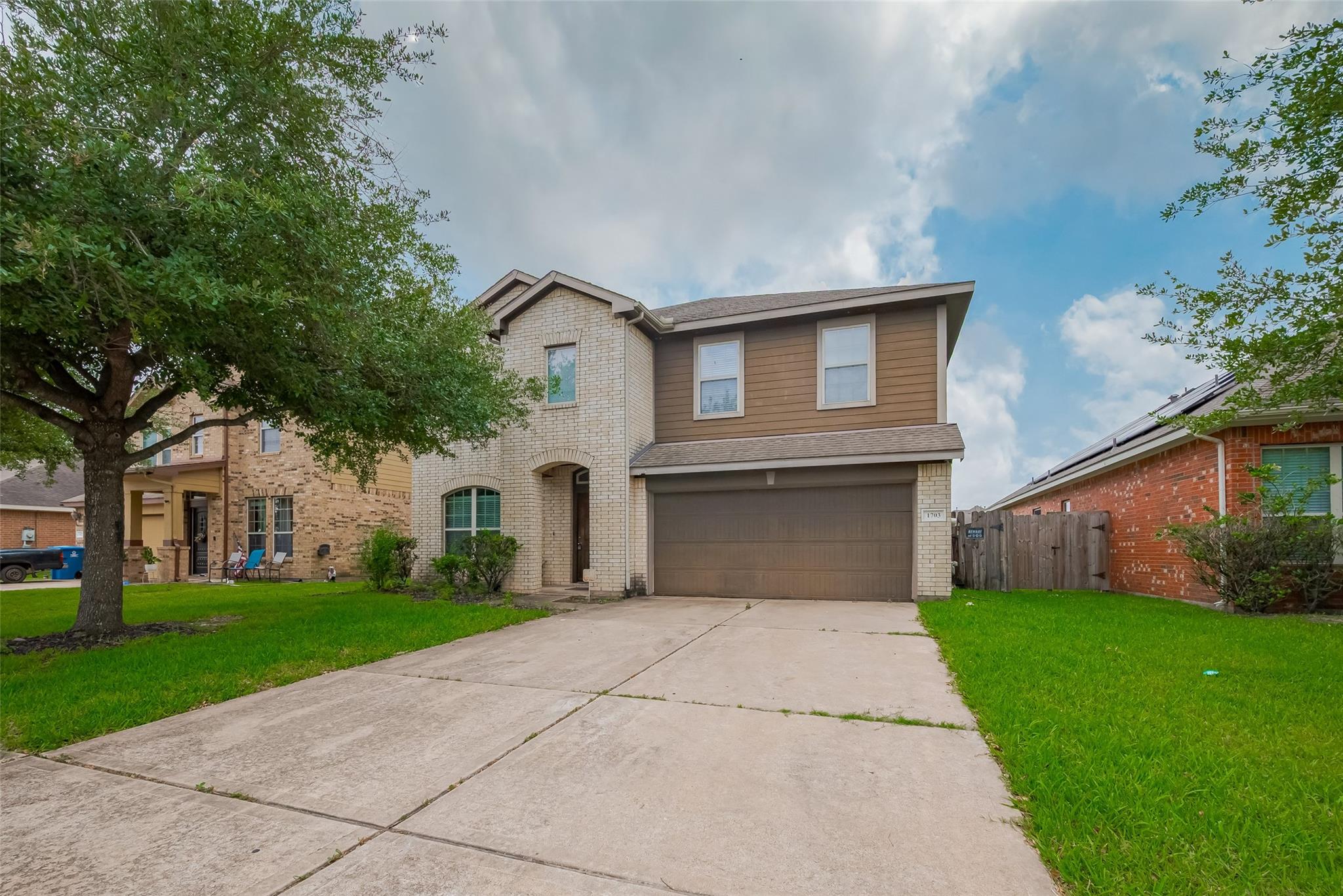 1703 Macclesby Lane