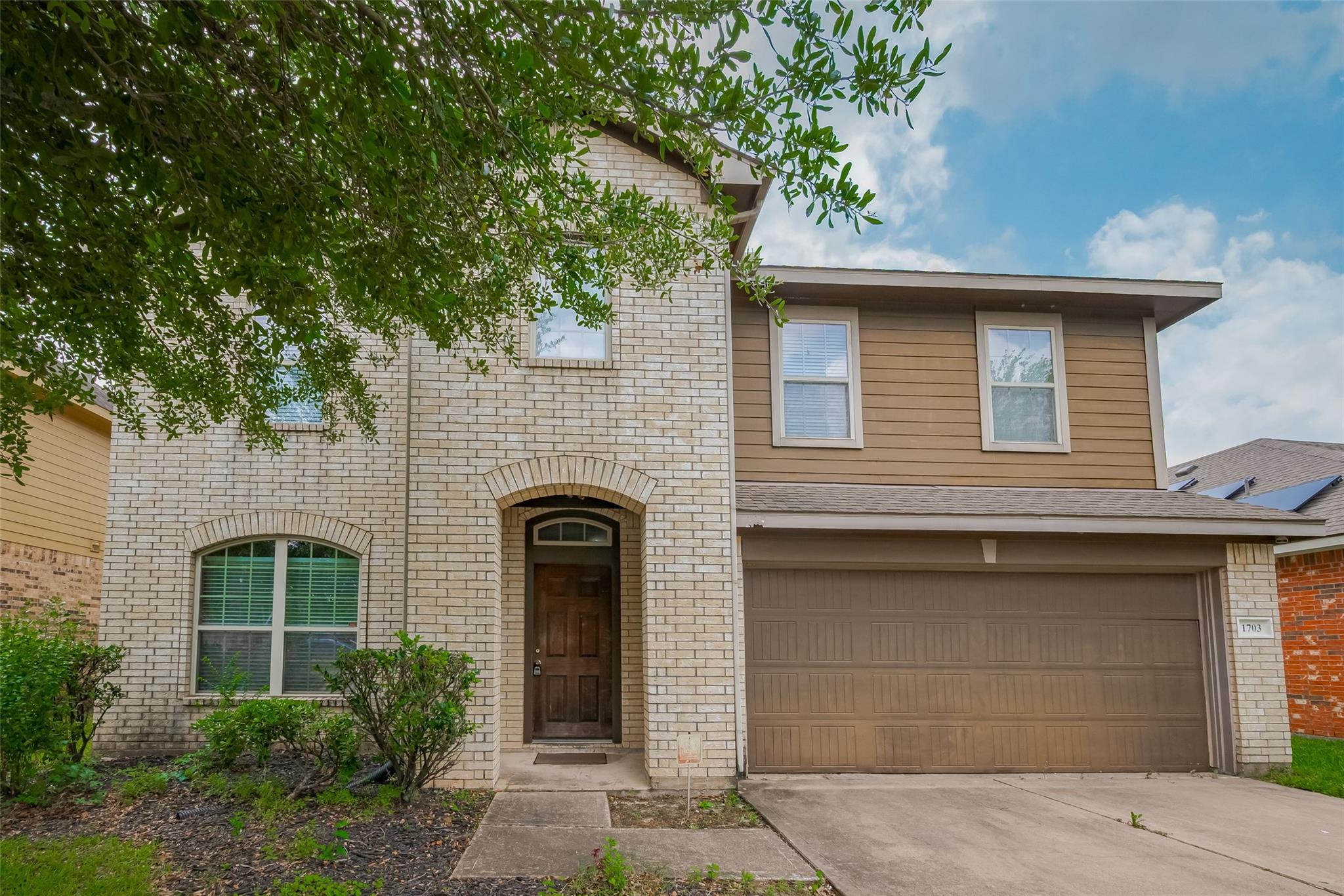 1703 Macclesby Lane