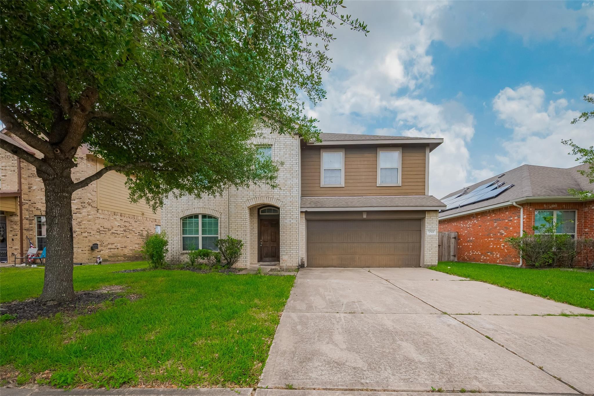 1703 Macclesby Lane
