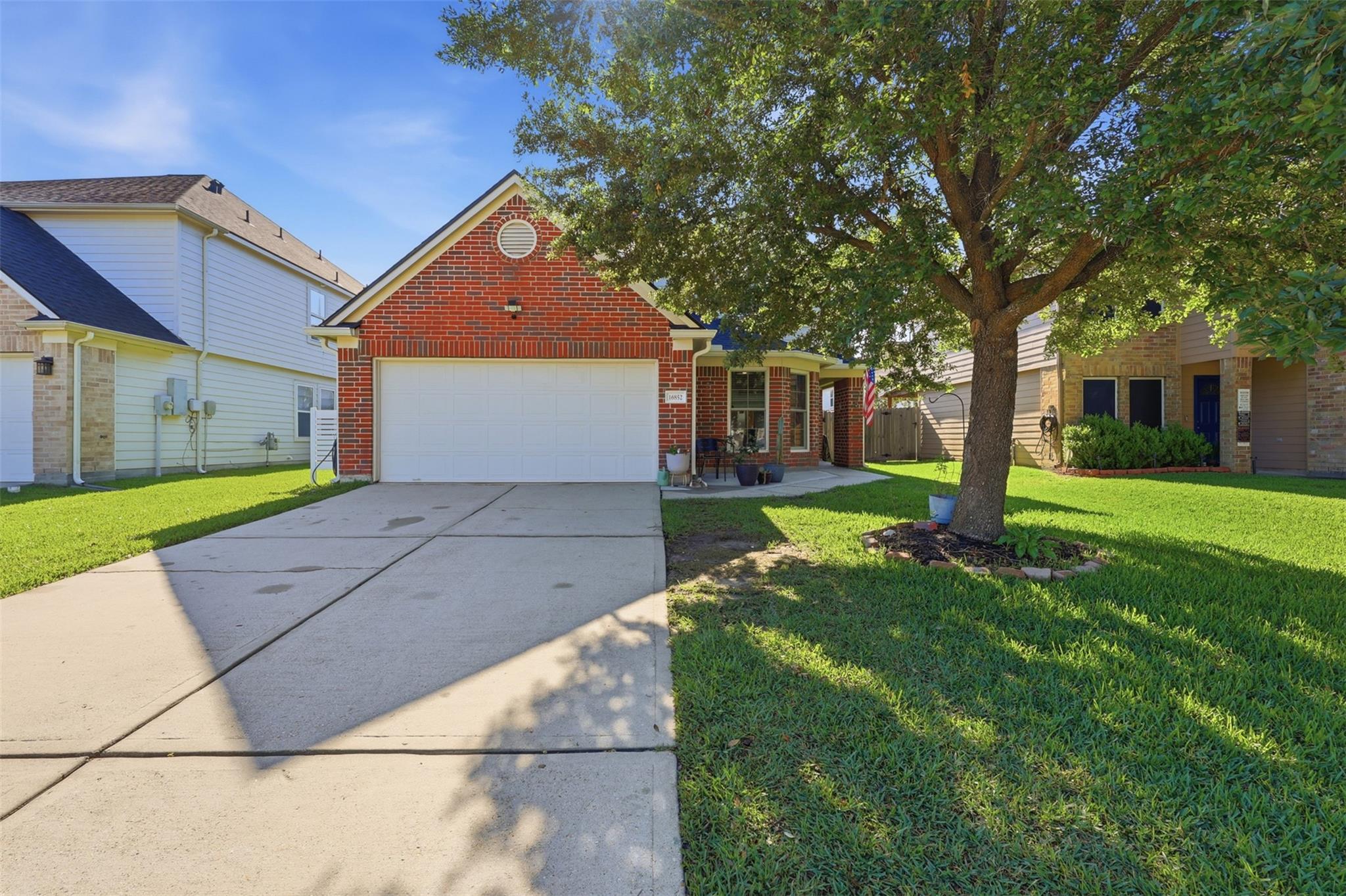 16852 Greenhouse Street