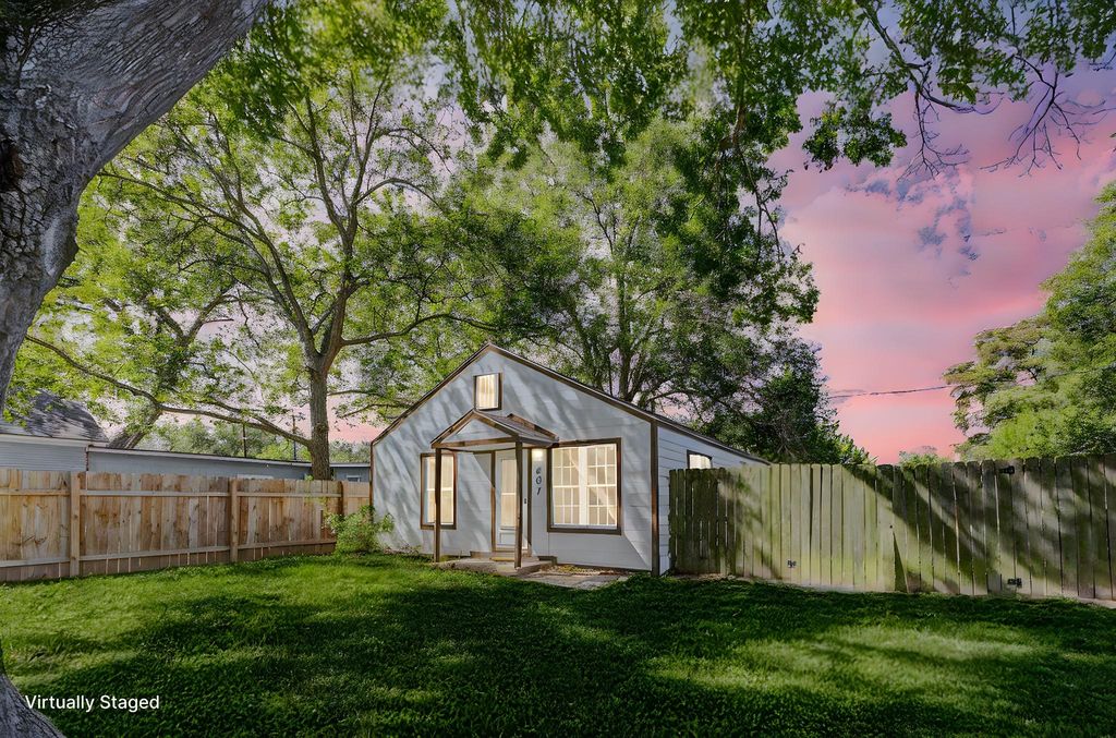 Photo of 607 N Speed Street, Wharton, TX 77488 (MLS # 84180160)