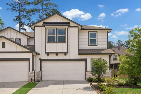 Townhouse For Sale - 110 Skyshine Court<br/> Conroe, TX 77304