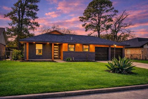 Homes For Sale - 7630 Yoe Street<br/> Houston, TX 77016