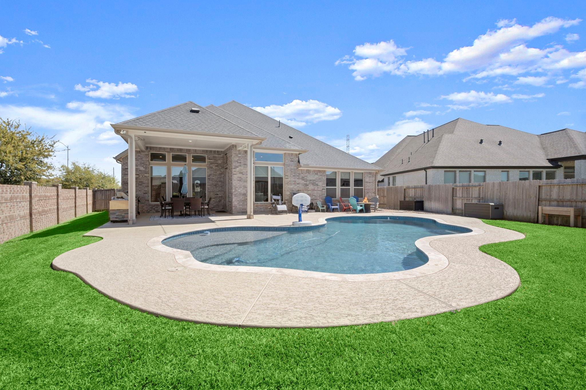 19102 Stable Hill Court