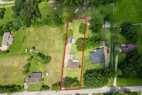 Photo of 1624 Texas Avenue, League City, TX 77573 (MLS # 98686635)
