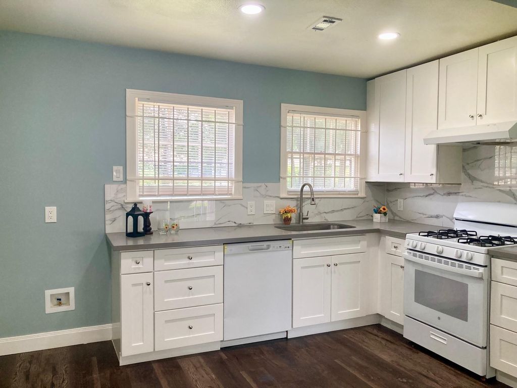 Photo of 5015 Yellowstone Boulevard, Houston, TX 77021 (MLS # 65109936)