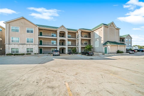 Photo of 7037 Kingston Cove #114, Willis, TX 77318 (MLS # 67202707)
