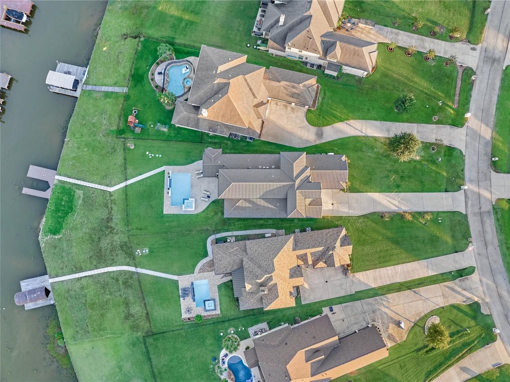 Photo of 18851 Serene Water Drive, Montgomery, TX 77356 (MLS # 8753686)