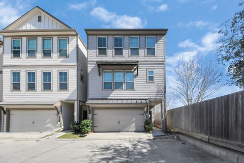 Photo of 3402 Avondale View Drive, Houston, TX 77025 (MLS # 34644349)