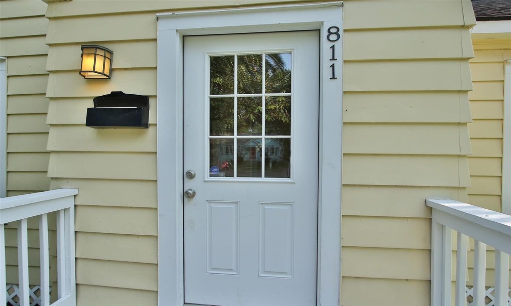 Photo of 811 10th Avenue N, Texas City, TX 77590 (MLS # 39507904)